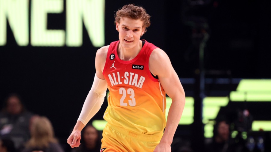 Lauri Markkanen Dunks Alley-Oop From Donovan Mitchell To Open All-Star Game