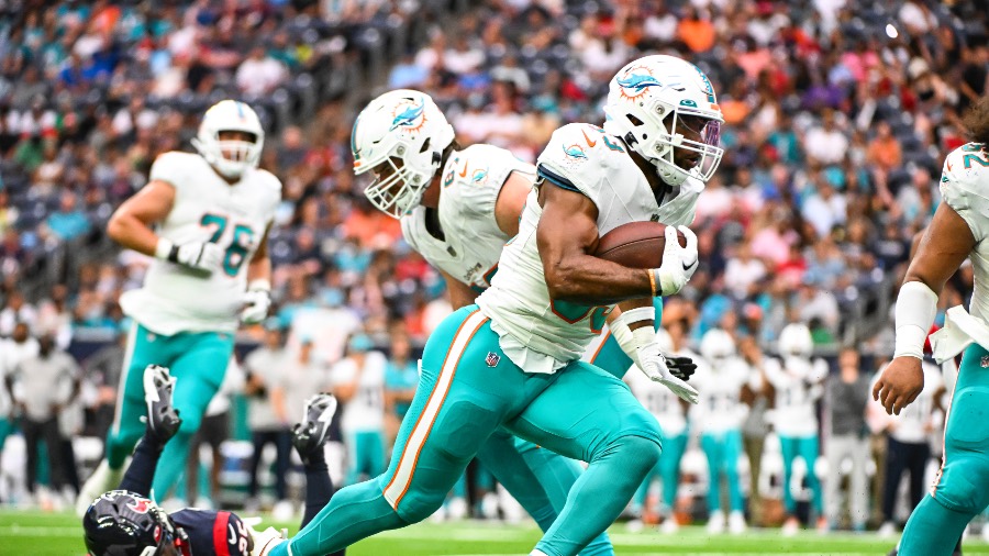Dolphins RB Chris Brooks Bursts Into End Zone For Preseason TD Against Texans