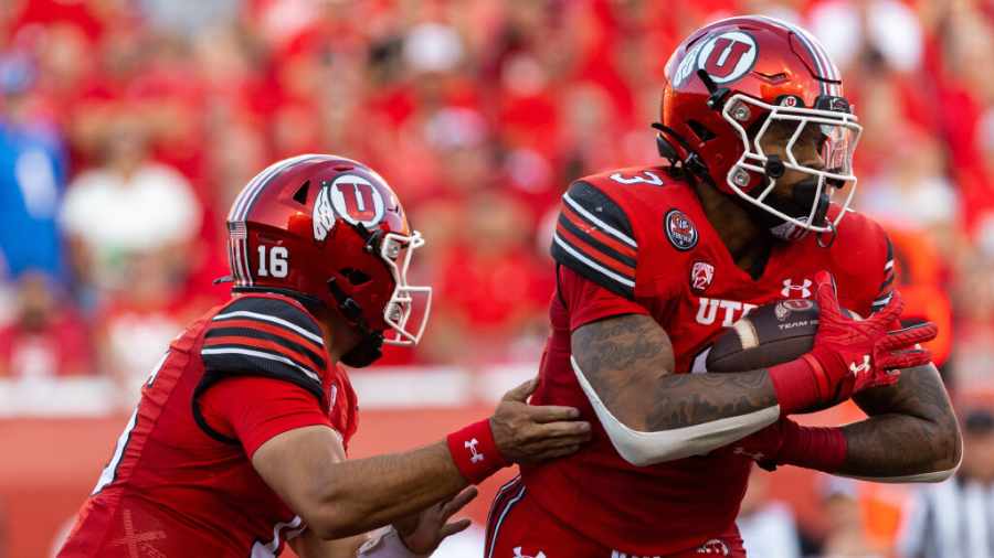 bryson-barnes-hands-off-football-to-jaquinden-jackson-against-florida-gators-2023-how-to-watch-utah...
